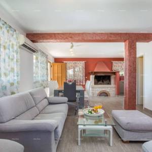 Fažana , samostojeća kuća na velikom terenu od 1844 m2. Pogled na cijelu Fažanu.