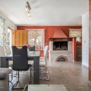 Fažana , samostojeća kuća na velikom terenu od 1844 m2. Pogled na cijelu Fažanu.