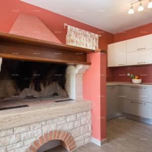 Fažana , samostojeća kuća na velikom terenu od 1844 m2. Pogled na cijelu Fažanu.