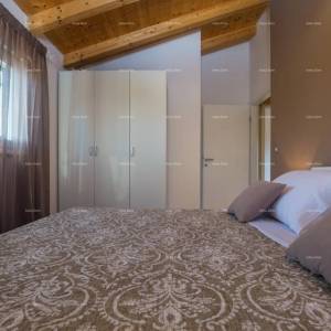 Fažana , samostojeća kuća na velikom terenu od 1844 m2. Pogled na cijelu Fažanu.