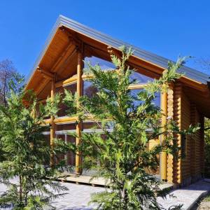 FUŽINE - Drvena kuća s okućnicom u blizini jezera