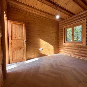 FUŽINE - Drvena kuća s okućnicom u blizini jezera