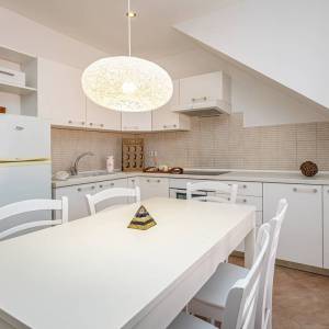 FUŽINE - Jednosobni stan u visokom potkrovlju