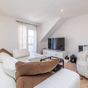 FUŽINE - Jednosobni stan u visokom potkrovlju