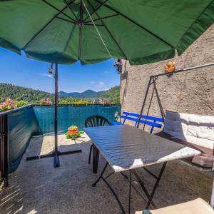 FUŽINE - Kuća s pogledom na jezero