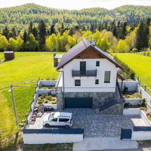 FUŽINE - Luksuzna vila s bazenom i velikom okućnicom