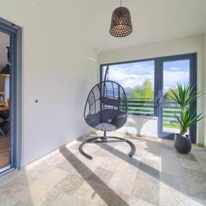 FUŽINE - Luksuzna vila s bazenom i velikom okućnicom