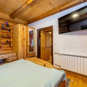 GORSKI KOTAR - Dvojna kuća s prekrasnom okućnicom