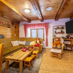 GORSKI KOTAR - Dvojna kuća s prekrasnom okućnicom