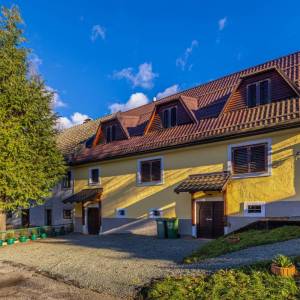 GORSKI KOTAR - Dvojna kuća s prekrasnom okućnicom