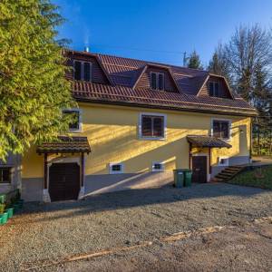 GORSKI KOTAR - Dvojna kuća s prekrasnom okućnicom