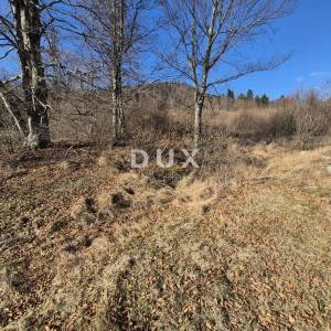 GORSKI KOTAR, FUŽINE - građevinsko zemljište  1552 m2 - sa razvojnim potencijalom!