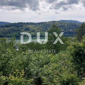 GORSKI KOTAR, FUŽINE - jedinstven projekt u srcu Gorskog kotara, građevinsko zemljište 1197 m2 sa projektom za vilu, prilika za...