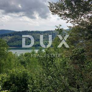 GORSKI KOTAR, FUŽINE - jedinstven projekt u srcu Gorskog kotara, građevinsko zemljište 2140 m2 sa projektom za vilu, prilika za...