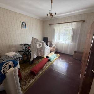 GORSKI KOTAR, FUŽINE, Lič - veliko obiteljsko imanje sa dvije kuće i garažom, spuštena cijena, prilika!