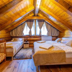 GORSKI KOTAR, FUŽINE - Planinska kuća sa saunom i jacuzzijem