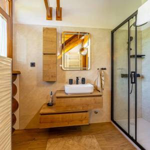 GORSKI KOTAR, FUŽINE - Planinska kuća sa saunom i jacuzzijem