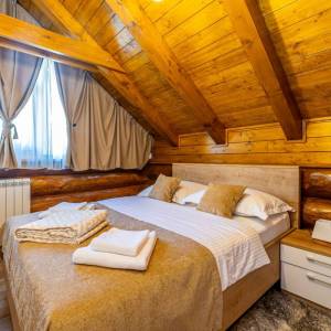 GORSKI KOTAR, FUŽINE - Planinska kuća sa saunom i jacuzzijem