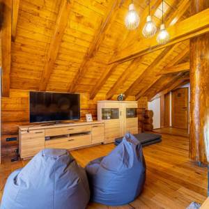 GORSKI KOTAR, FUŽINE - Planinska kuća sa saunom i jacuzzijem