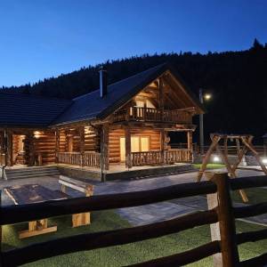 GORSKI KOTAR, FUŽINE - Planinska kuća sa saunom i jacuzzijem