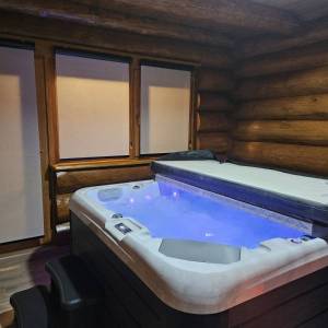 GORSKI KOTAR, FUŽINE - Planinska kuća sa saunom i jacuzzijem