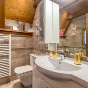 GORSKI KOTAR, LIČ - Planinska kuća s wellnessom