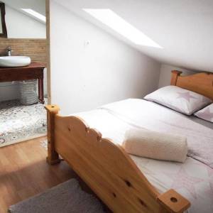 GORSKI KOTAR, LOKVE - Kuća s tri apartmana