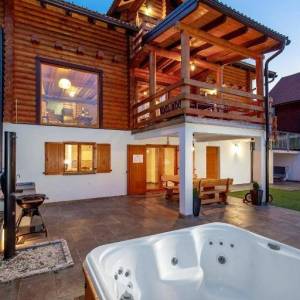 GORSKI KOTAR - Prekrasna drvena kuća