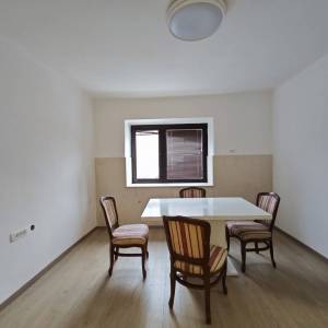 GORSKI KOTAR, VRATA - Dvojna kuća s velikom okućnicom i garažom