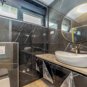 Grad Krk - Dvoetažni luksuzni apartman s krovnom terasom i bazenom