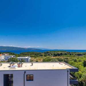 Grad Krk - Dvoetažni luksuzni apartman s krovnom terasom i bazenom