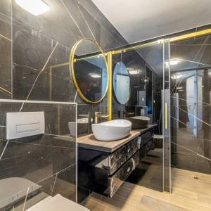 Grad Krk - Dvoetažni luksuzni apartman s krovnom terasom i bazenom