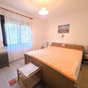 Grad Krk – kuća blizu mora s tri apartmana! 