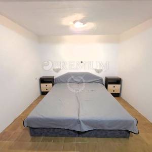 Grad Krk – kuća blizu mora s tri apartmana! 