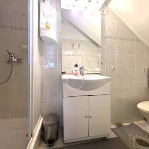 Grad Krk – kuća blizu mora s tri apartmana! 