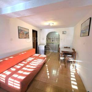 Grad Krk – kuća blizu mora s tri apartmana! 