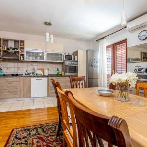 GRAD KRK - Kuća s tri apartmana