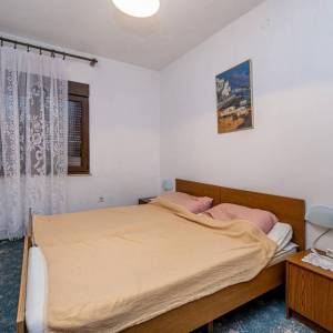 GRAD KRK - Kuća s tri apartmana