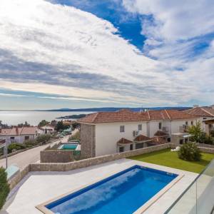GRAD KRK - Luksuzna vila s bazenom i pogledom na more