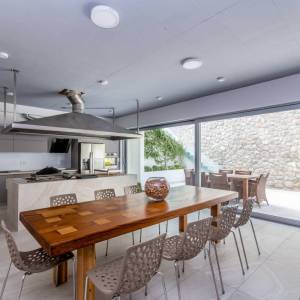 GRAD KRK - Luksuzna vila s bazenom i pogledom na more