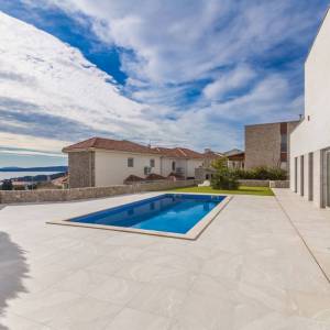 GRAD KRK - Luksuzna vila s bazenom i pogledom na more