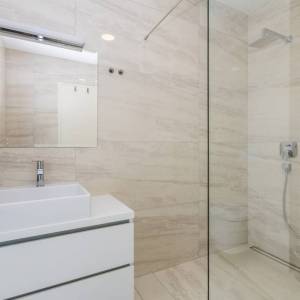 GRAD KRK - Luksuzna vila s bazenom i pogledom na more