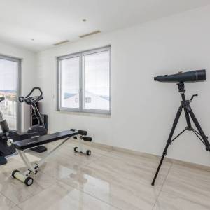 GRAD KRK - Luksuzna vila s bazenom i pogledom na more