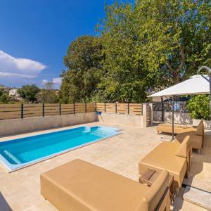 GRAD KRK , okolica - Dvojna kuća s bazenom na mirnoj lokaciji