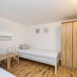 GRAD KRK , okolica - Dvojna kuća s bazenom na mirnoj lokaciji