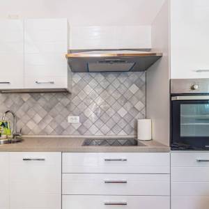 GRAD KRK , okolica - Dvojna kuća s bazenom na mirnoj lokaciji