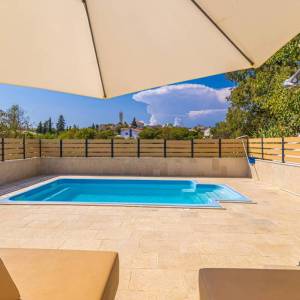 GRAD KRK , okolica - Dvojna kuća s bazenom na mirnoj lokaciji