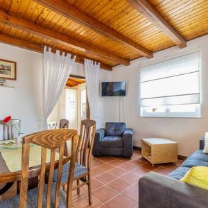 GRAD KRK , okolica - Dvojna kuća s bazenom na mirnoj lokaciji