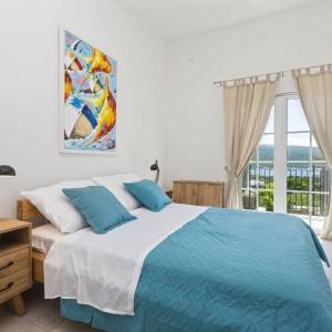 GRAD KRK, okolica - Moderna vila s grijanim bazenom