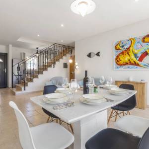 GRAD KRK, okolica - Moderna vila s grijanim bazenom